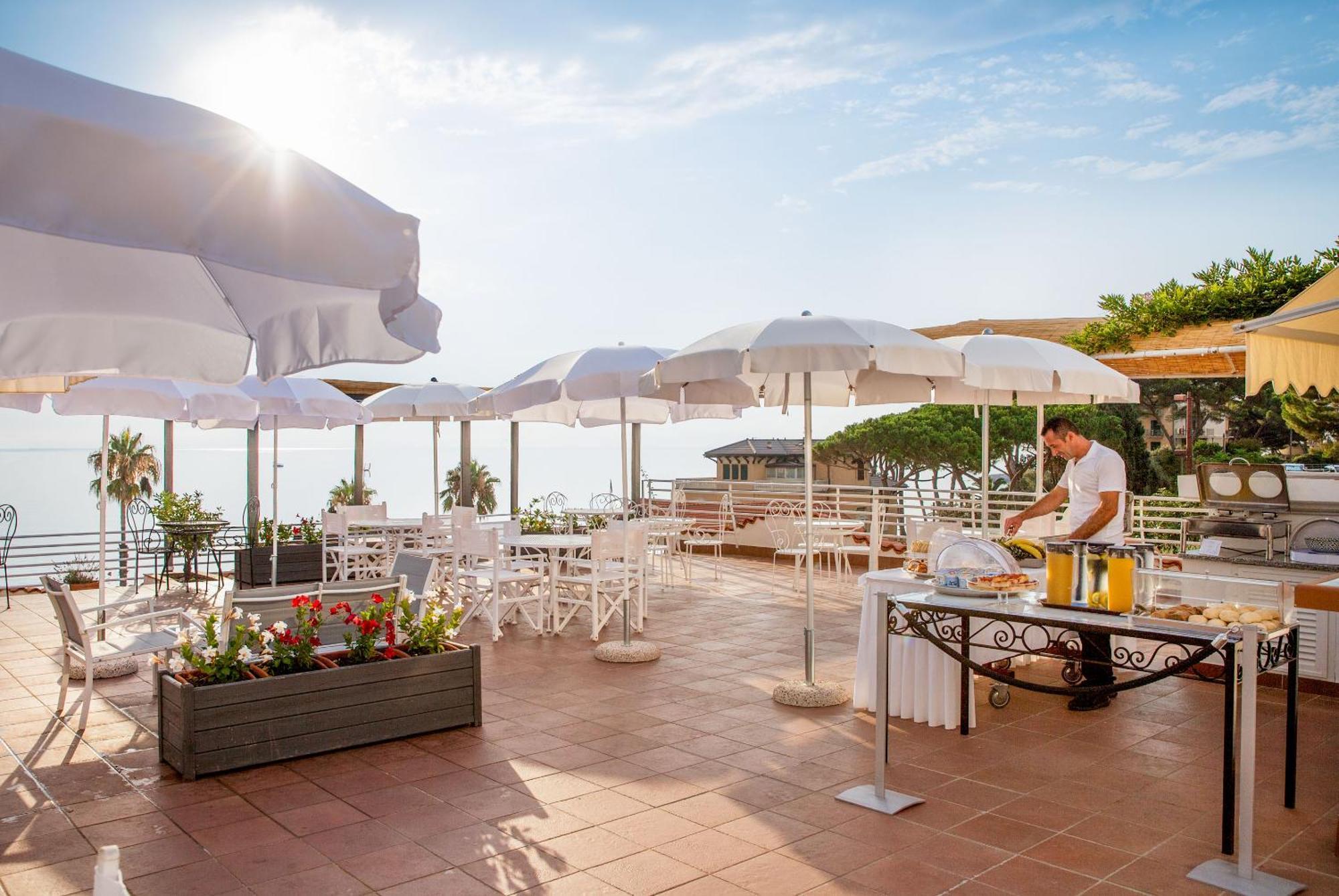 Hotel Moresco 디아노마리나 외부 사진